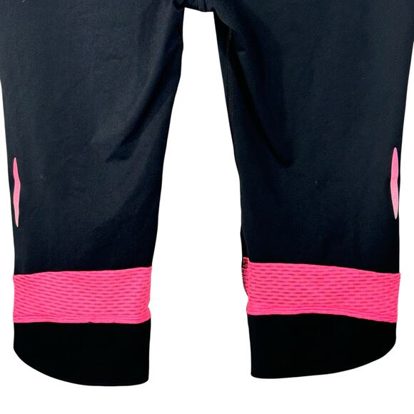 Under Armour X-Large Capri Leggings Breast Cancer Awareness Heatgear Compression - Picture 4 of 9